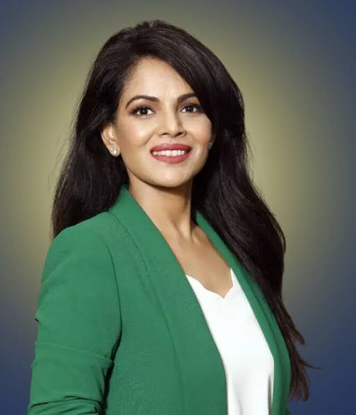 ऐसी महिला से जो 50 करोड़ के घर में रहती है